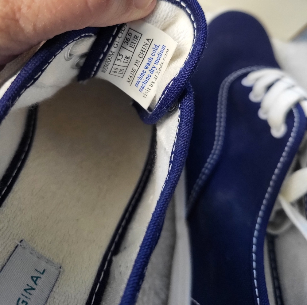 Keds Original Women's Size 6 Blue Sneakers NWOT Original Box Included - Picture 2 of 5